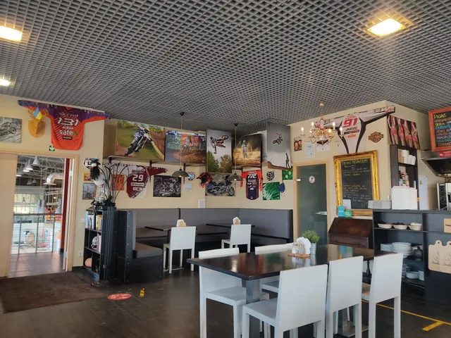 Osvalds Pupa, restorāniņš