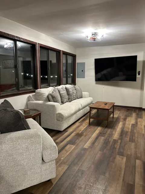 Hall's Furniture Warehouse