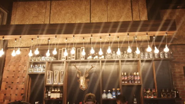 Bones Meatballs & Wings Cruz del Sur