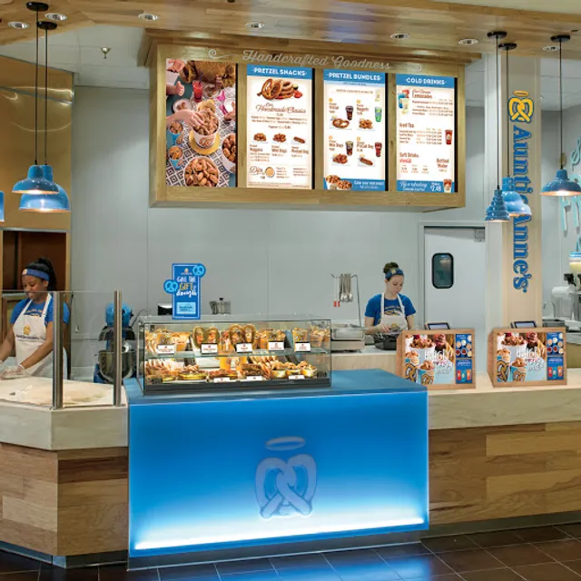 Auntie Anne's - Food Truck