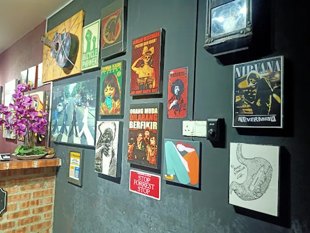 Bunga & Tembok Cafe Melaka