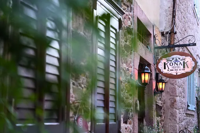 Cunda Konak +15 yaş kapalı