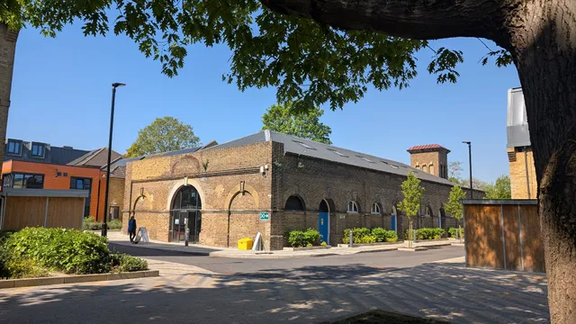 Kingston University - Seething Wells Halls of Residence