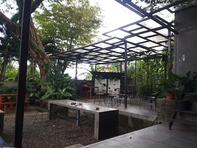 Moment Coffee & Space