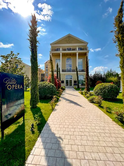 Tresor Le Palais Timisoara, Curio Collection by Hilton