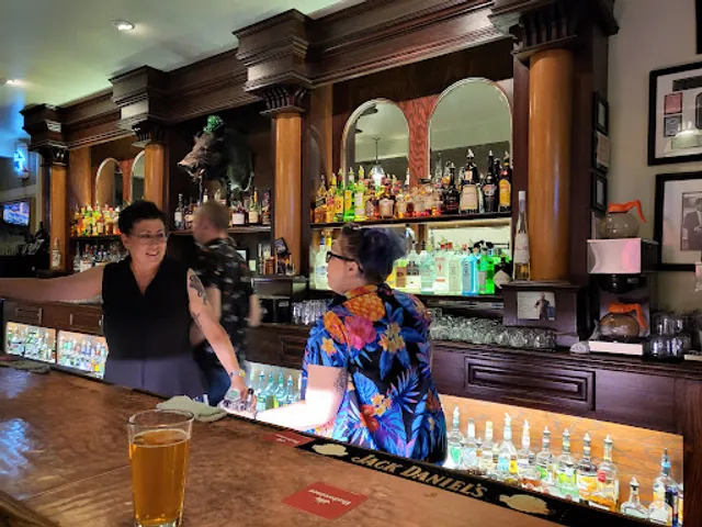 John & Zeke's Bar & Grill