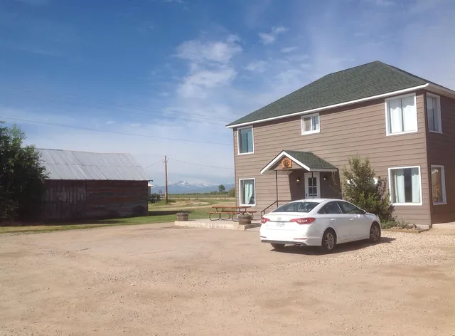 Pioneer Mountain Lodge