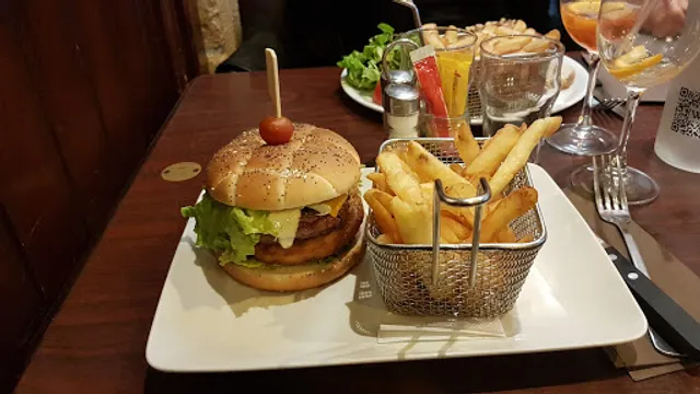 The Central Pub Gambetta