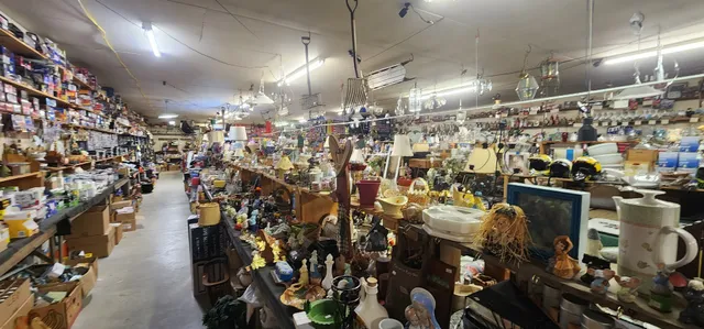 Chris N Red's Discount Variety