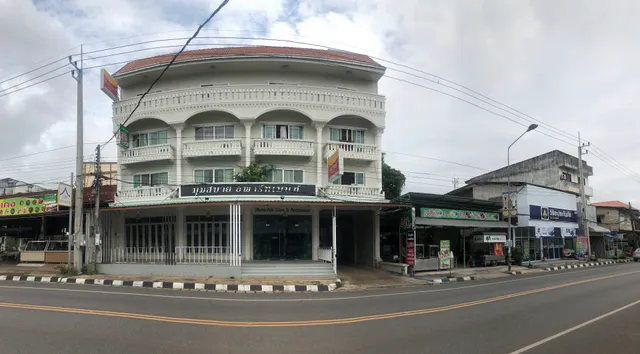 Hotel Supree by Mumsabai