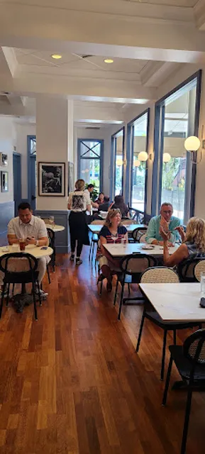 Populaire Modern Bistro