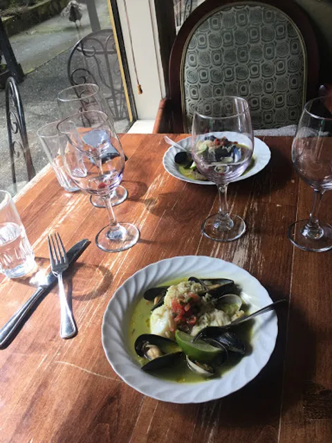 Sonoma Wine Shop / La Bodega Kitchen