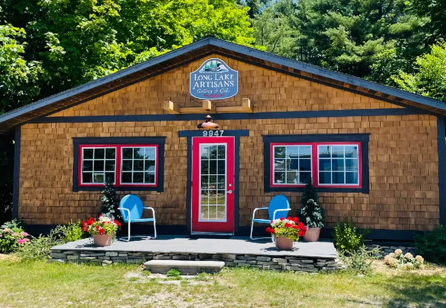 Long Lake Artisans Gallery & Gifts