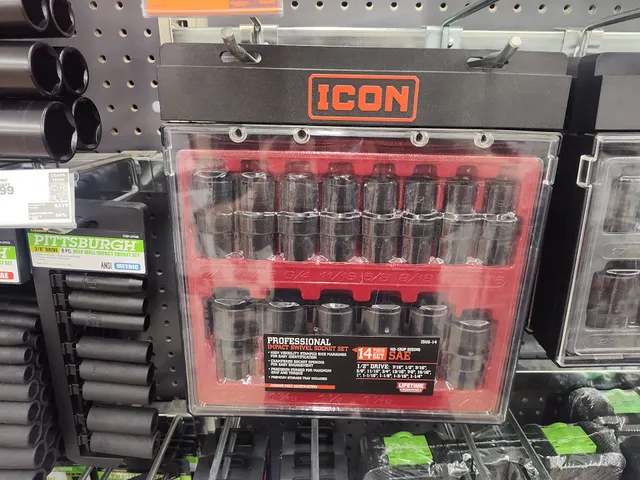 Lenoir Crossings Shopping Center