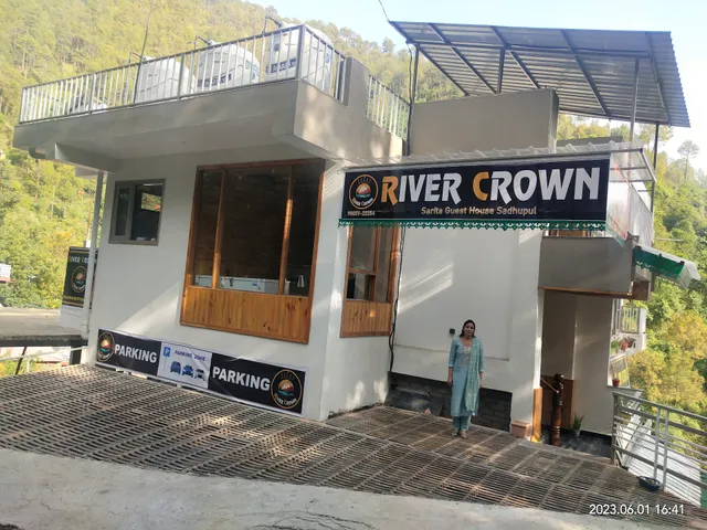 River Crown