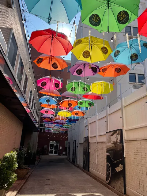 Umbrella Alley