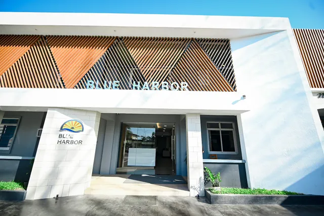 Blue Harbor Hotel