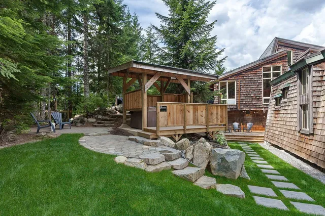 Whistler Lodge Hostel