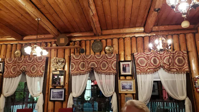 Kinniwabi Pines Restaurant