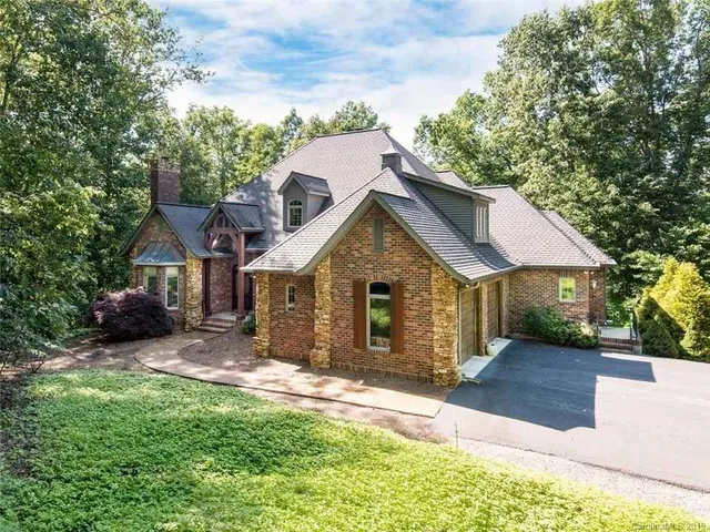 Reverie Woods Bed and Breakfast