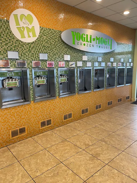 Yogli Mogli Frozen Yogurt