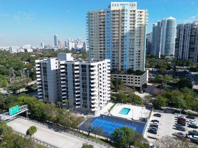 Brickell Park Condominium