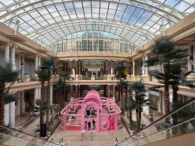 Trafford Palazzo - Trafford Centre link bridge