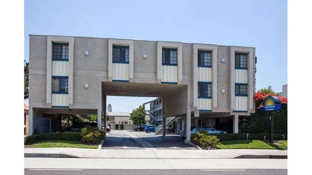 Days Inn by Wyndham Orange Anaheim