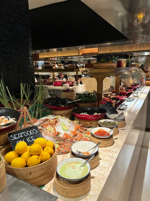 Fresh International Buffet | Solaire Resort North