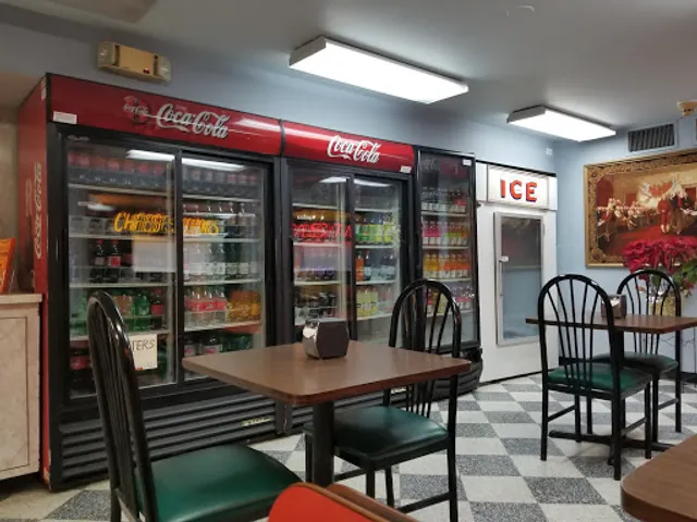 Domenicos Pizzeria and Liquor Store