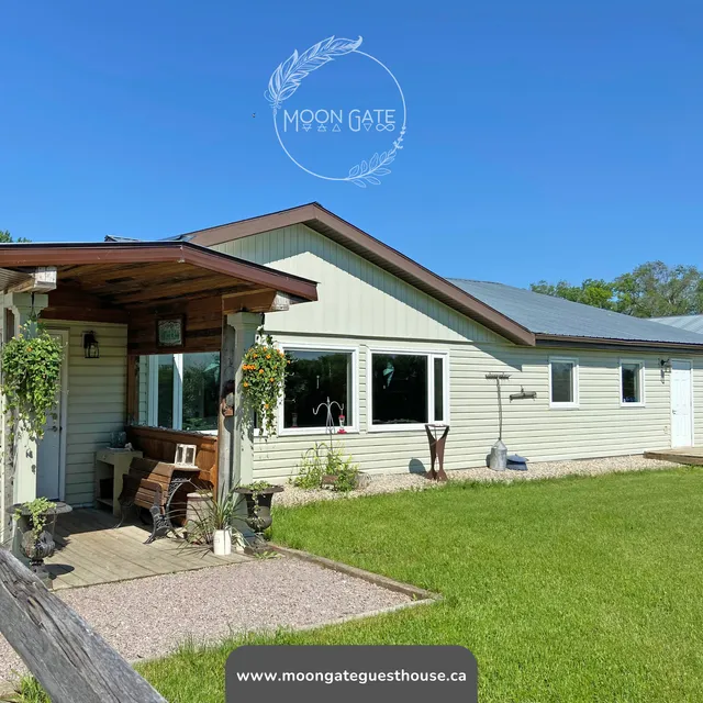 Moon Gate Guest House