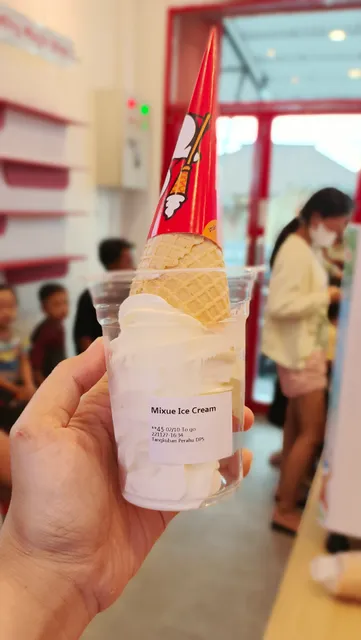 MIXUE TANGKUBAN PERAHU