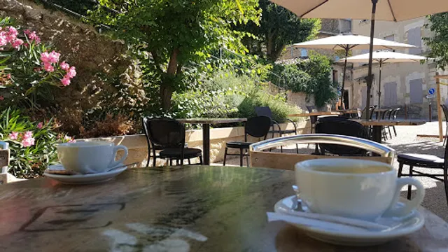 Le Cafe de La Fontaine