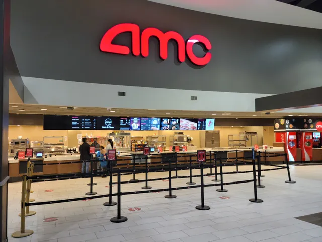 AMC Newport On The Levee 20