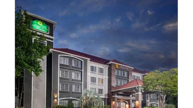 La Quinta Inn & Suites by Wyndham Atlanta Stockbridge