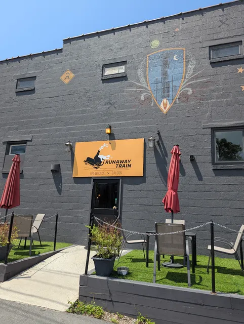 Runaway Train Brewery: Brewhouse + Saloon