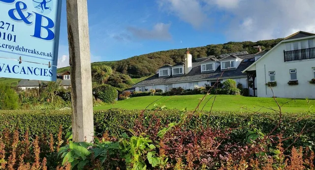 Croyde Breaks Holiday Cottages and Breakers B&B
