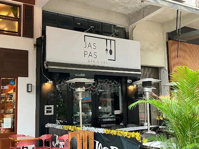 Jaspas Bar & Grill