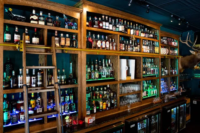 Oak Wine and Spirits LLC