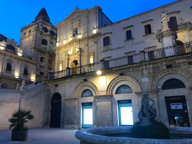 Noto Holiday
