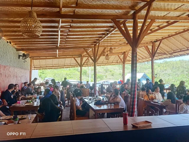 Bukit Cafe Nusapenida