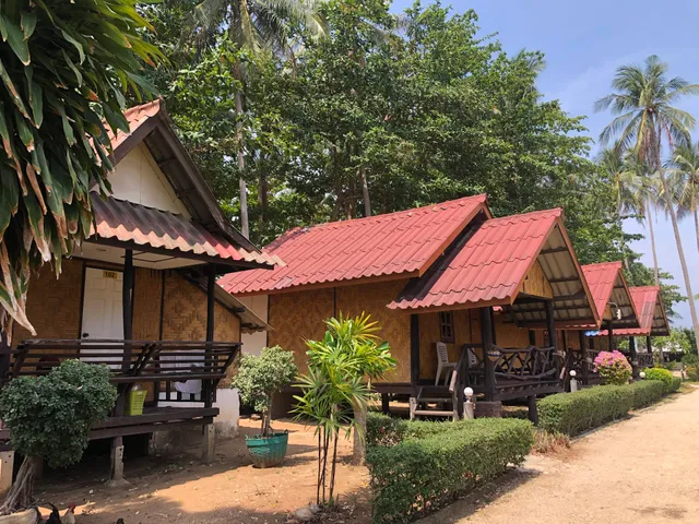 Moonwalk Lanta Resort