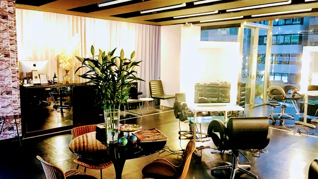 GOLD SALON TOKYO Hairdressers & Colorists