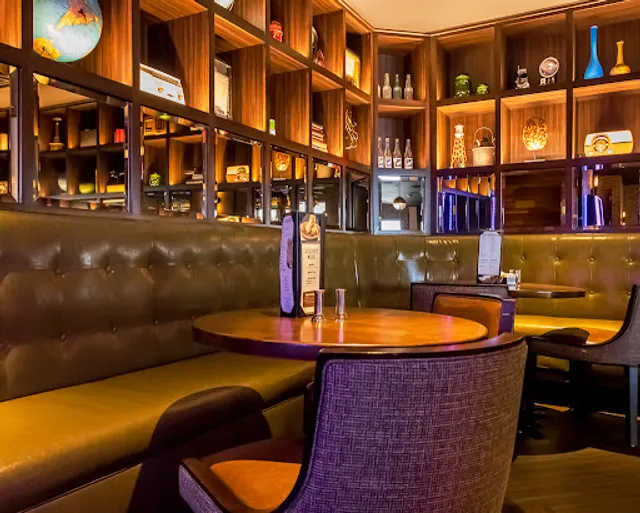 Tin Lizard Bar and Grill