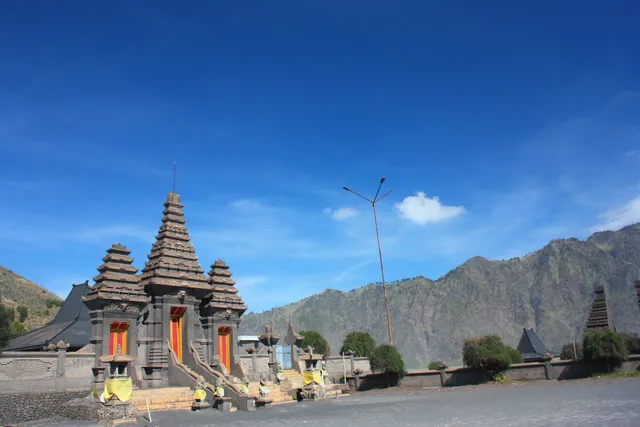 Pura Luhur Poten Gunung Bromo