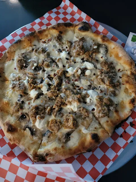 La Lucciola Pizzeria