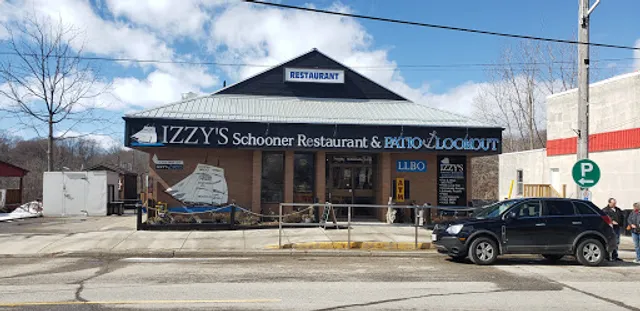 Izzy's Schooners Restaurant & Patio Lookout