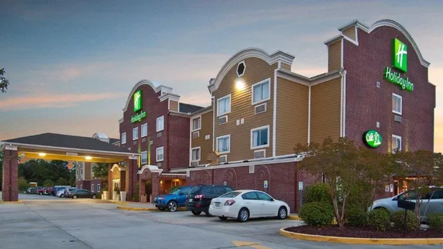 Holiday Inn & Suites Slidell - New Orleans Area by IHG