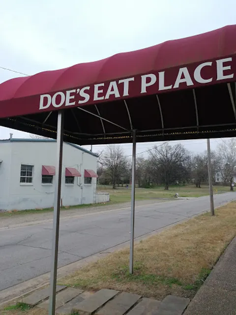 Doe's Eat Place