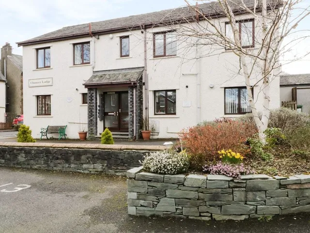 Chaucer House Apartments